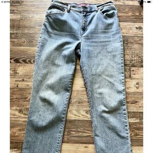 Gloria Vanderbilt jeans misses
